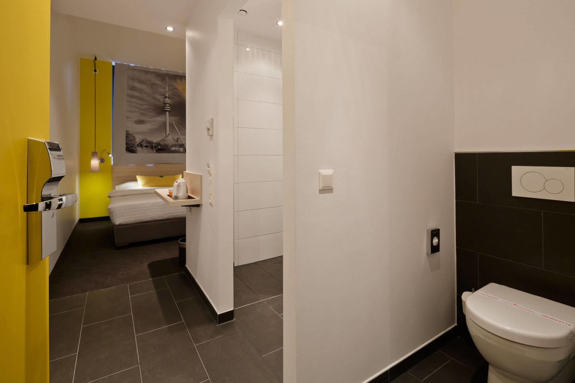 B&B Hotel Muenchen-Olympiapark Bagian luar foto