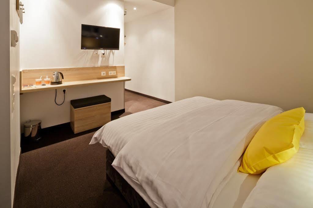B&B Hotel Muenchen-Olympiapark Bagian luar foto